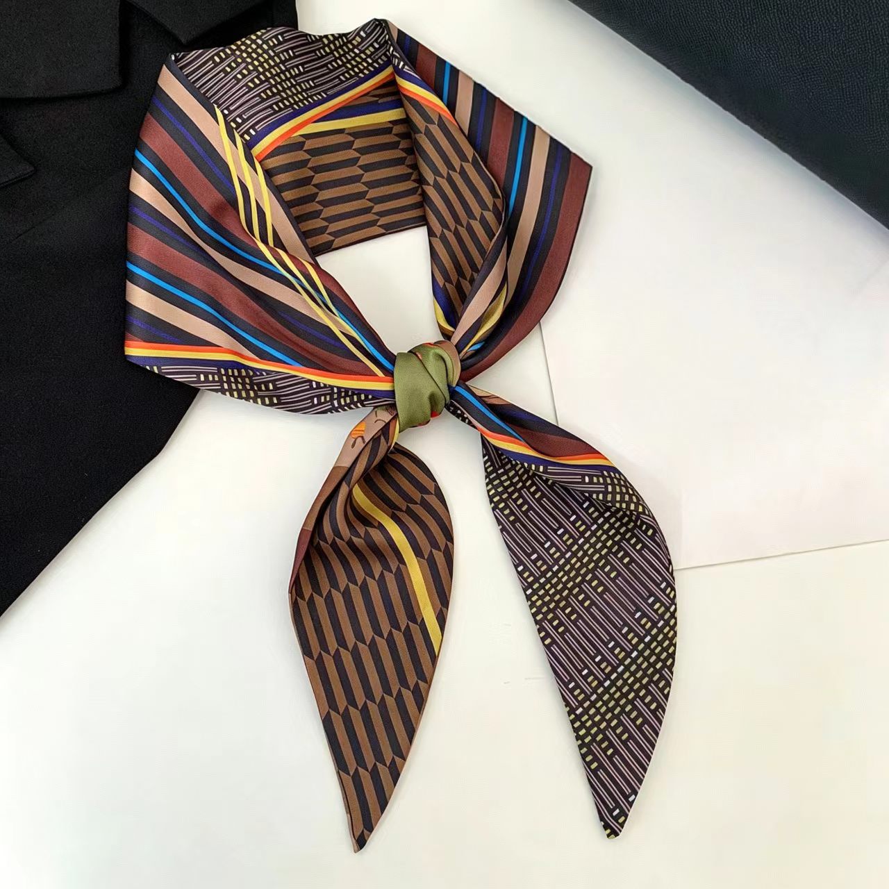Luxuriöses bedrucktes langes H – Face Scarf Mask Bewertung und Preis