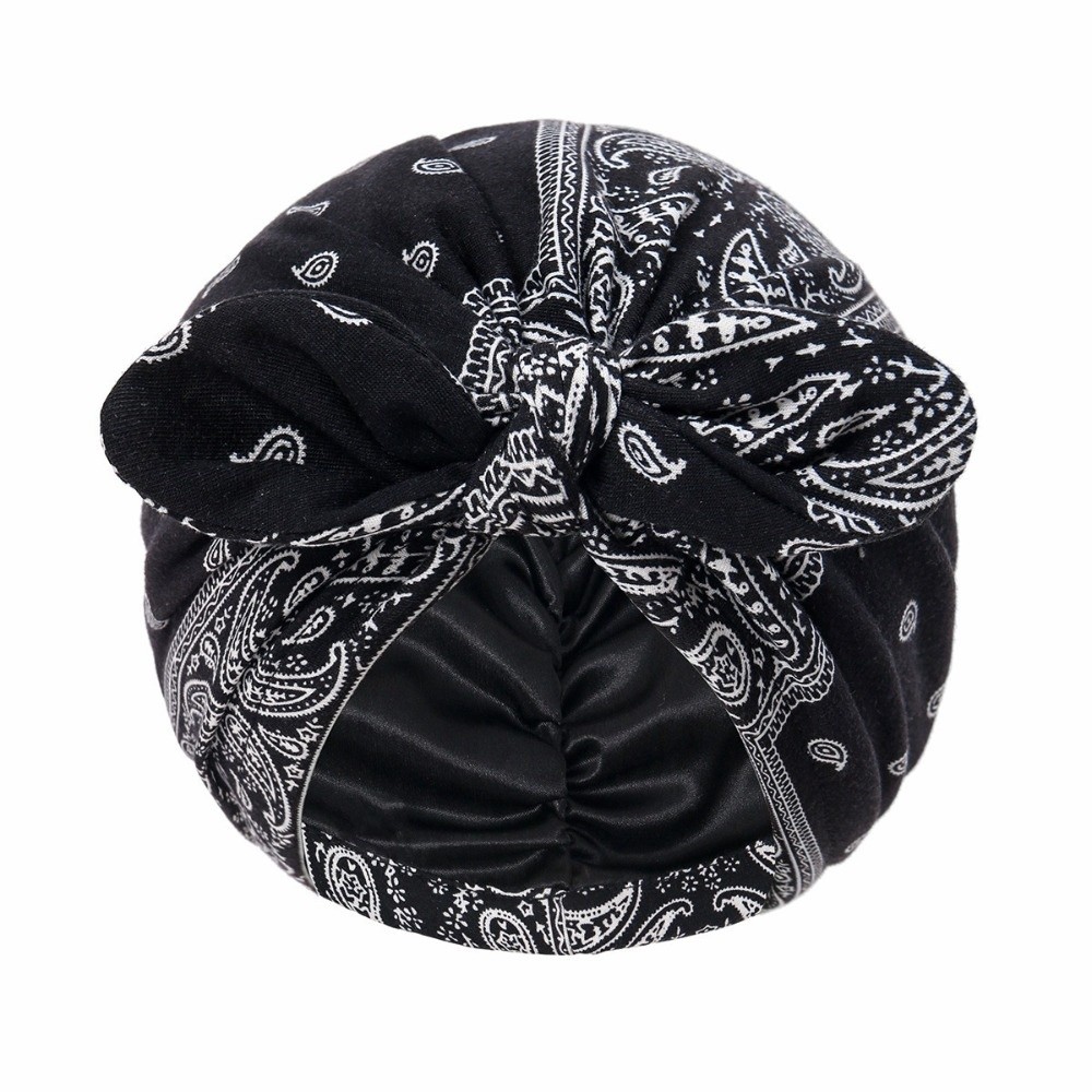Satin-gefütterter Bandana-Turb – Bow Tie Pre Tied Bewertung und Preis